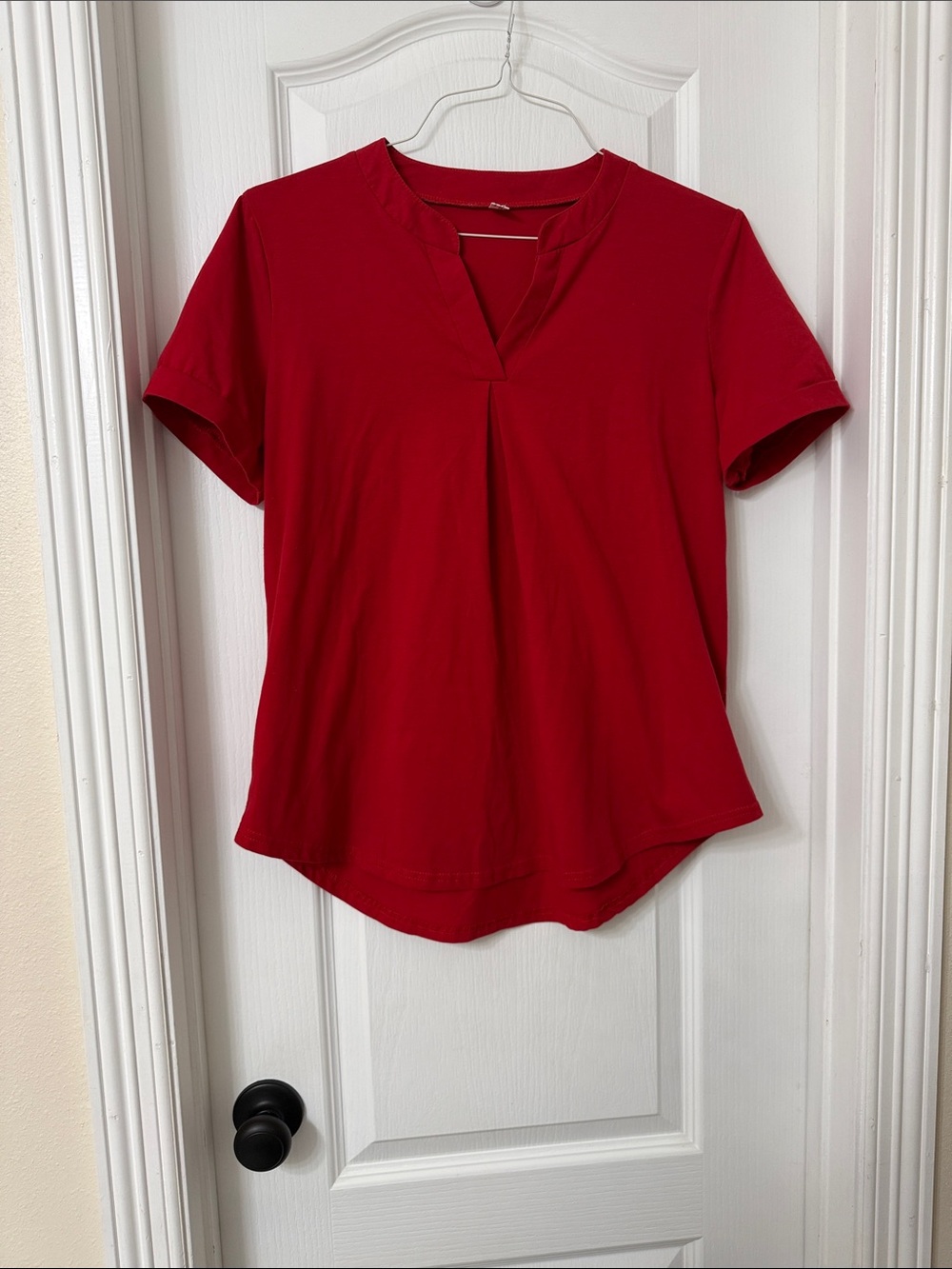 New Choice casual red short cuffed sleeve blouse  V-neckline front pleat Size M
